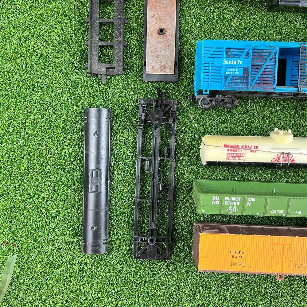 Vintage Lot HO Scale Model Train Parts Set